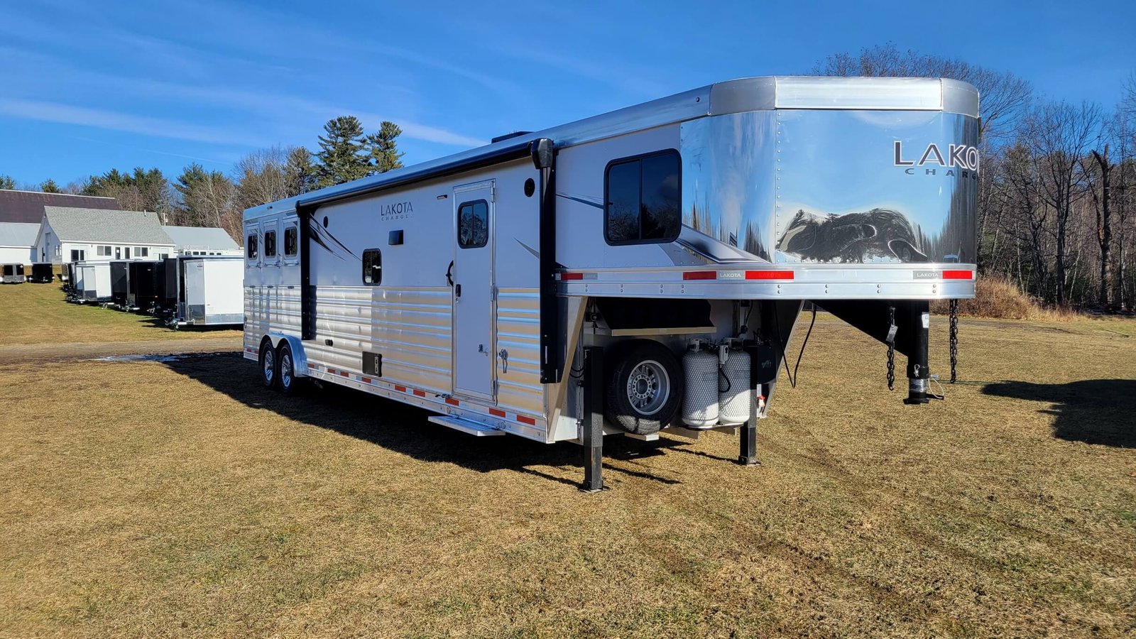2022 Lakota Charger 2 Horse LQ Mid-Tack Conversion