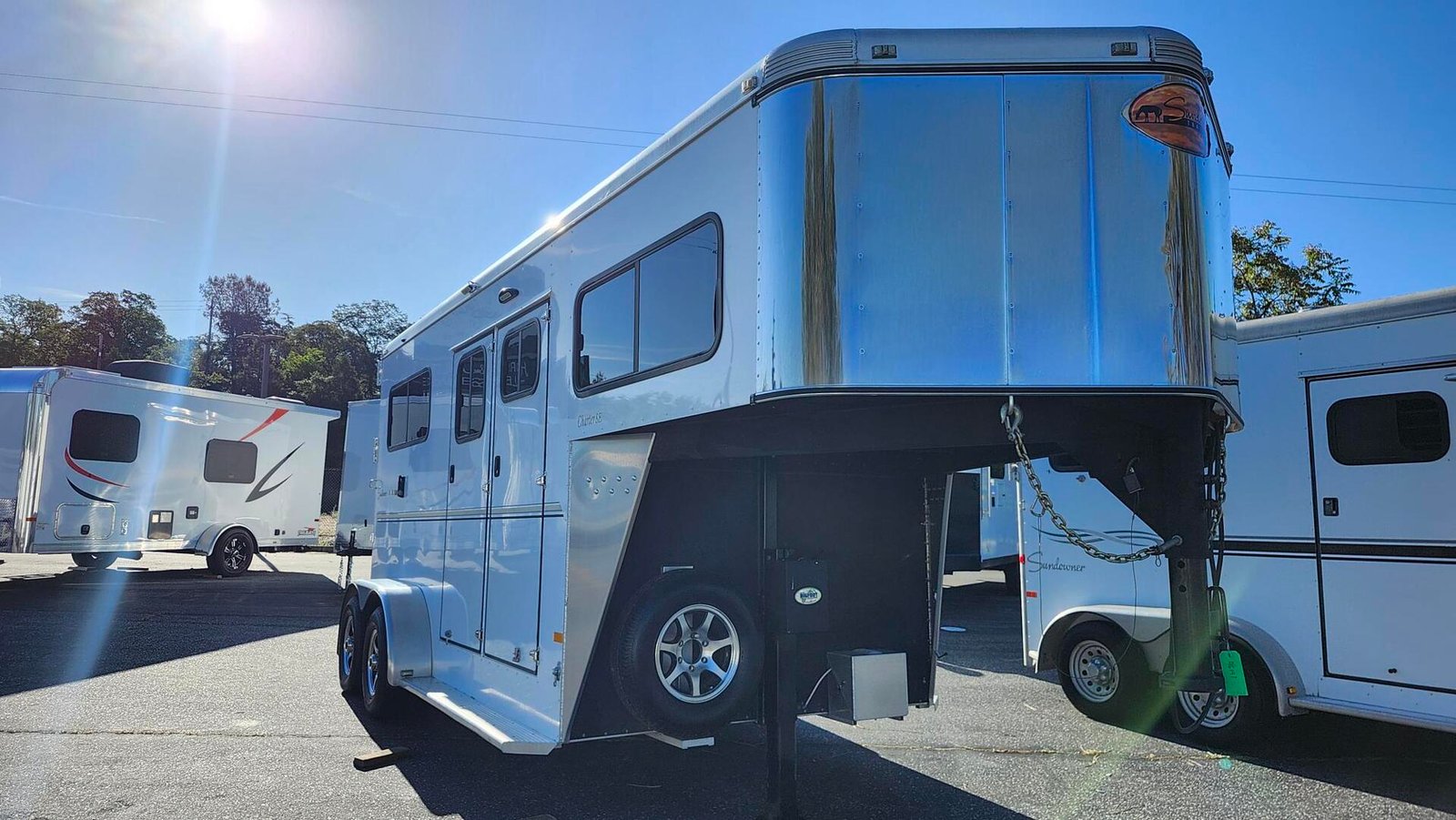 2015 Sundowner Trailers GN 2H Charter TRSE - Image 3