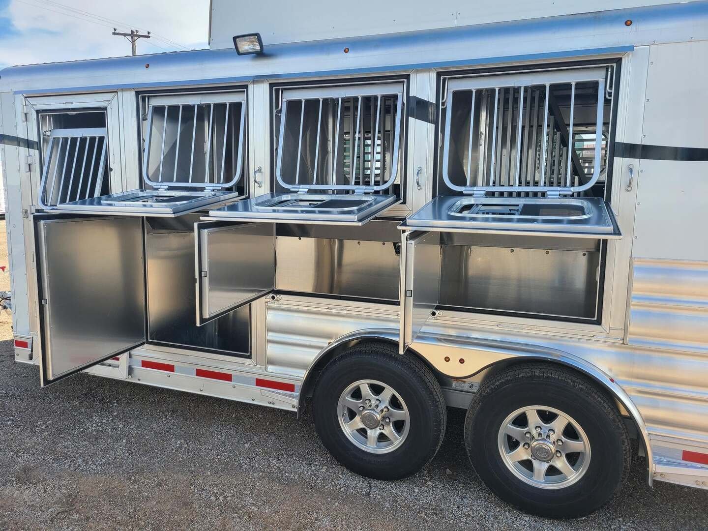 2026 Platinum Coach 8 Wide Platinum 4 HBP With POD & MANGERS - Image 7