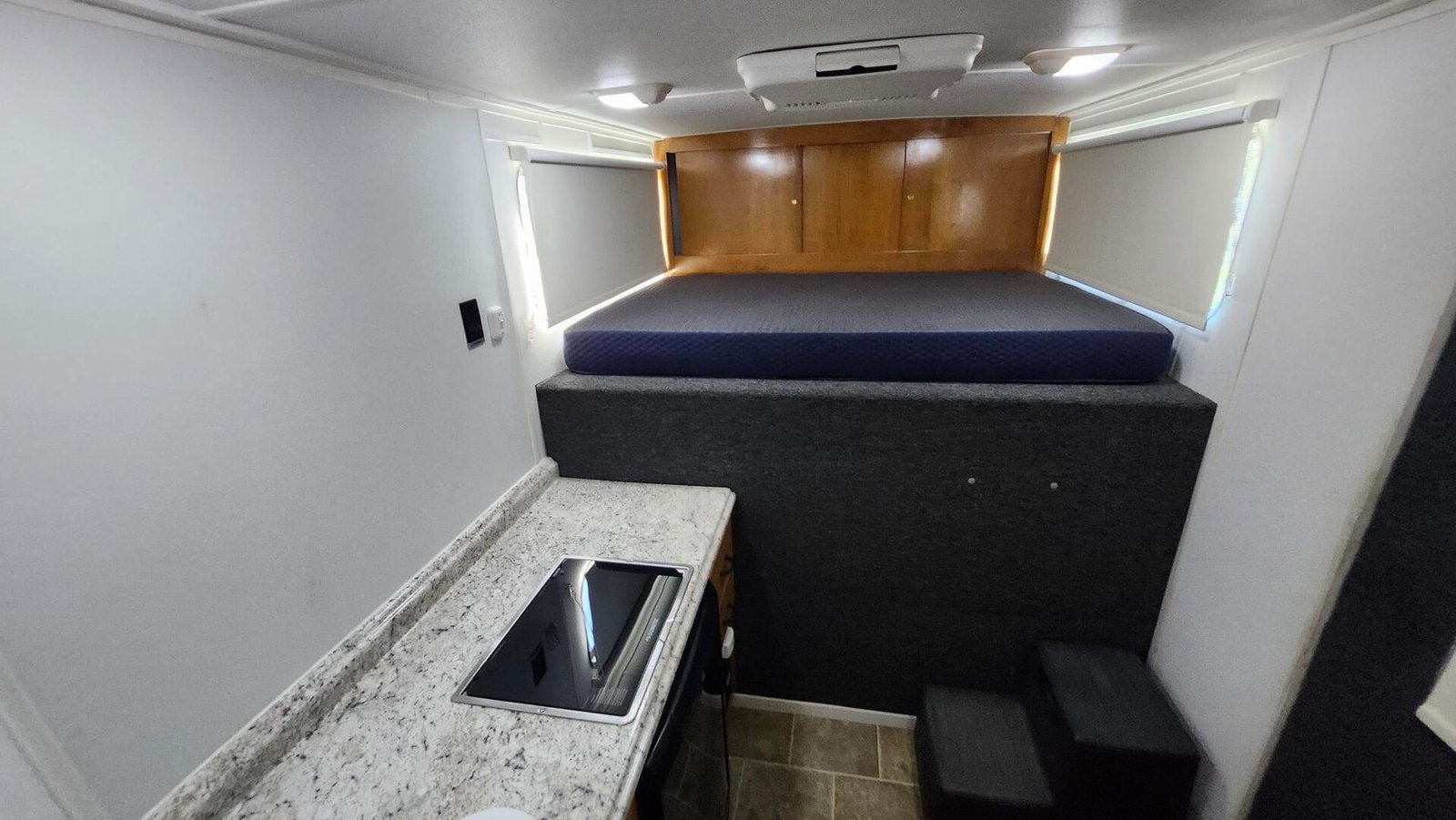 1997 Sundowner Trailers LQ 4H Conversion - Image 13