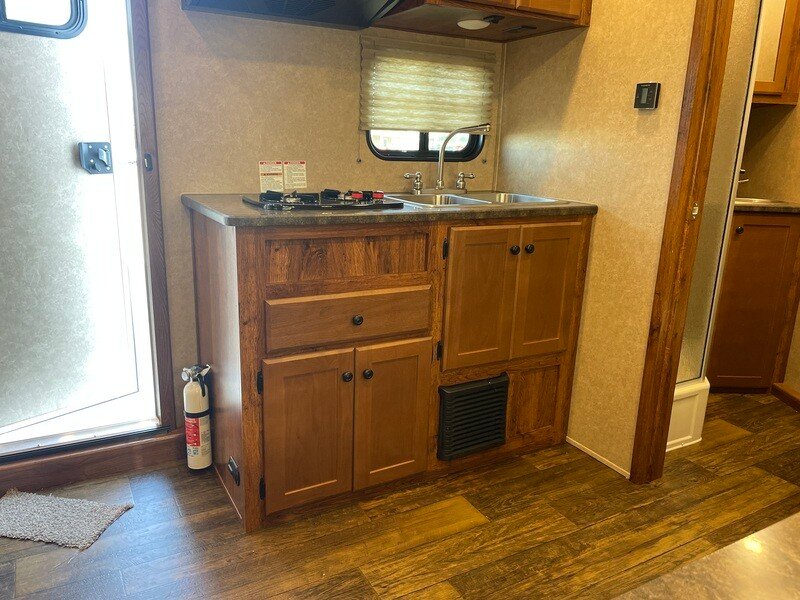 2023 Lakota AC8X11 Cold Edition - Image 13