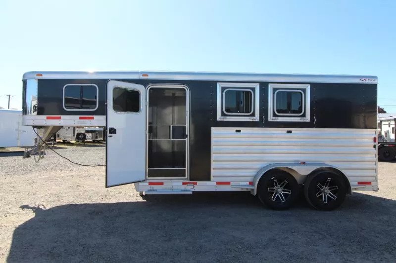 2017 Exiss 7200 Large Dressing Room - Rear Tack - Image 2