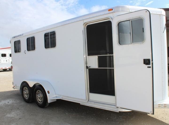 2004 Featherlite 9408 3 Horse Bumper Pull Trailer - Image 5