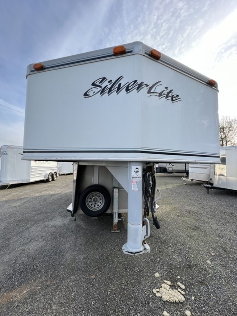 2006 SilverLite Freedom 3 Horse Gooseneck Trailer - Image 2